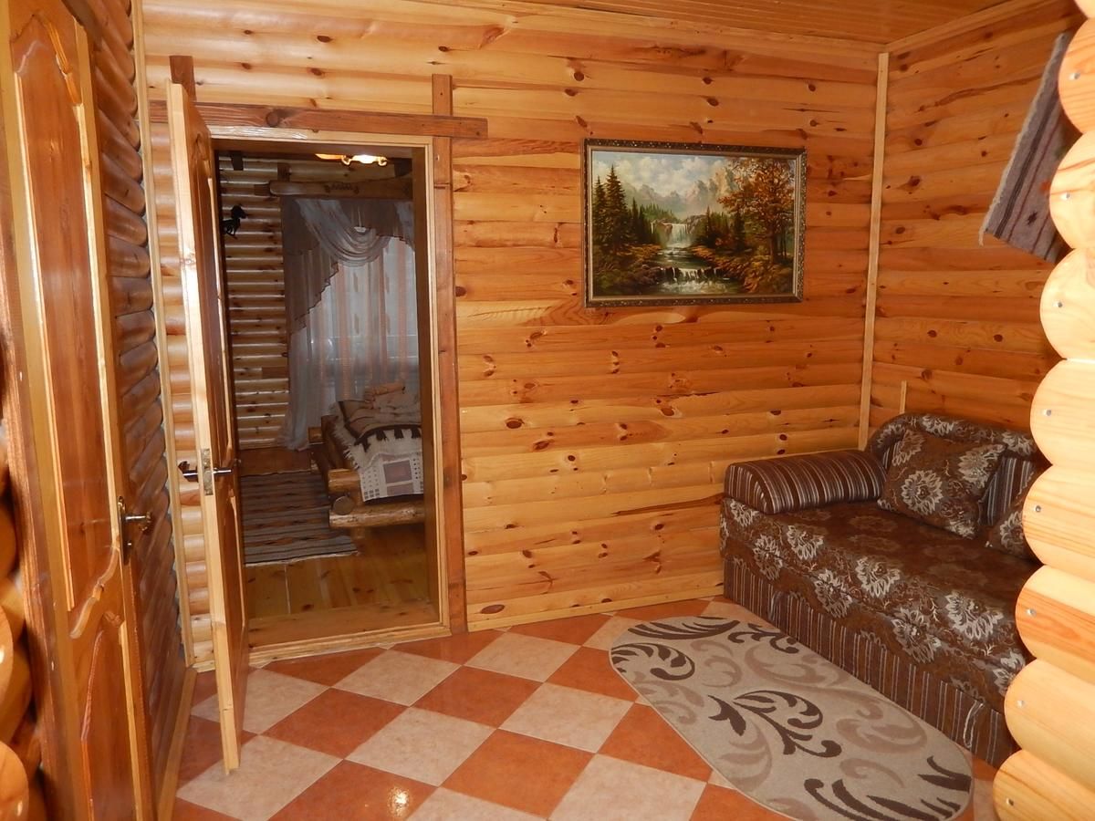 Отель Гуцульская хата Яремче