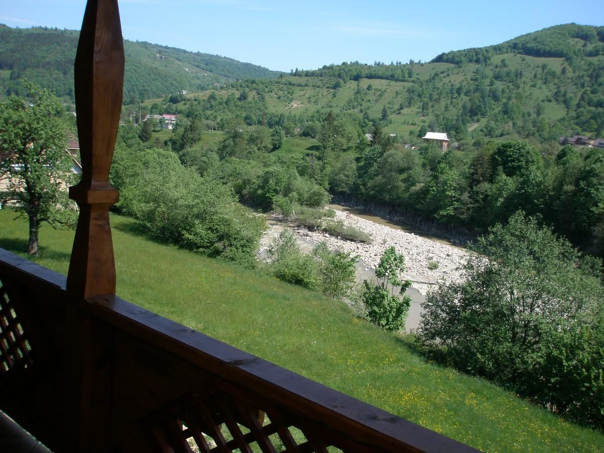 Отель Гуцульская хата Яремче