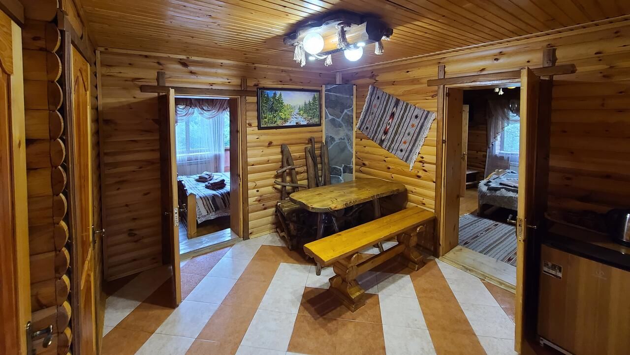 Отель Гуцульская хата Яремче