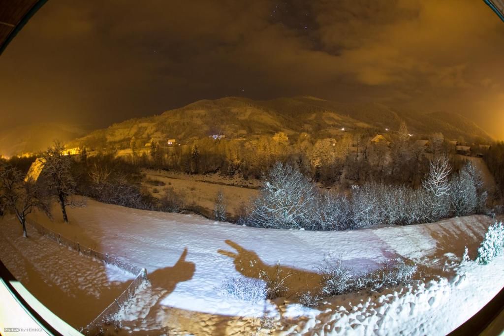 Отель Гуцульская хата Яремче