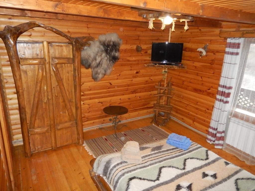 Отель Гуцульская хата Яремче