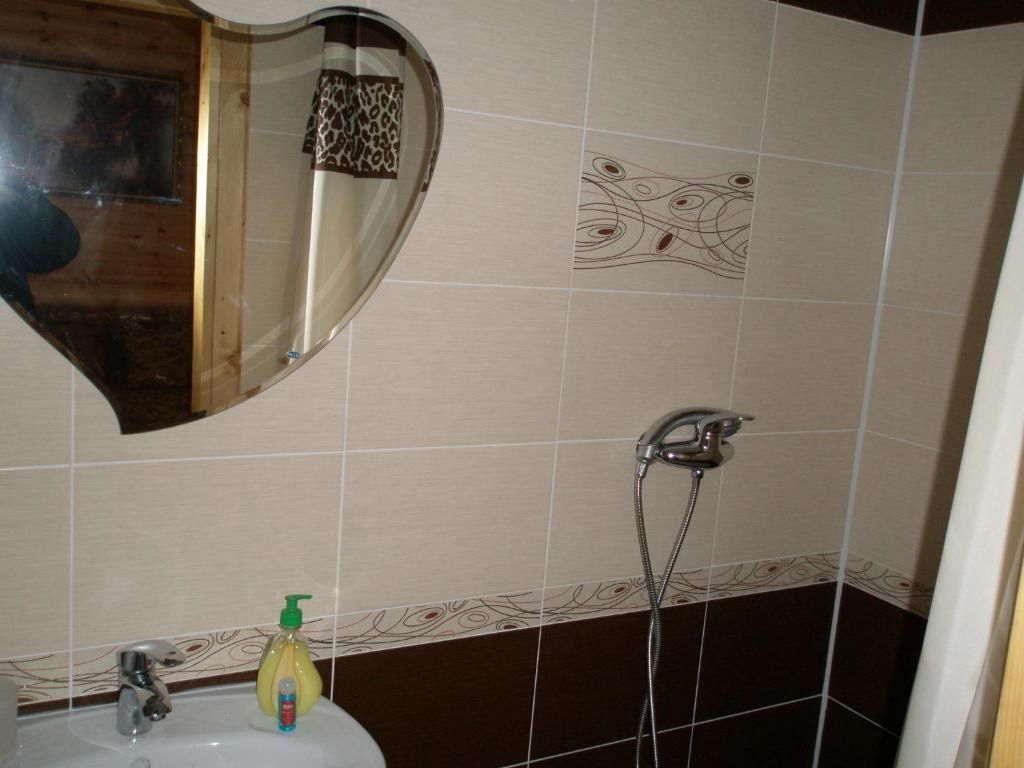 Отель Гуцульская хата Яремче