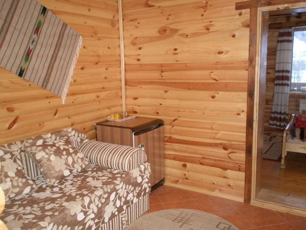 Отель Гуцульская хата Яремче