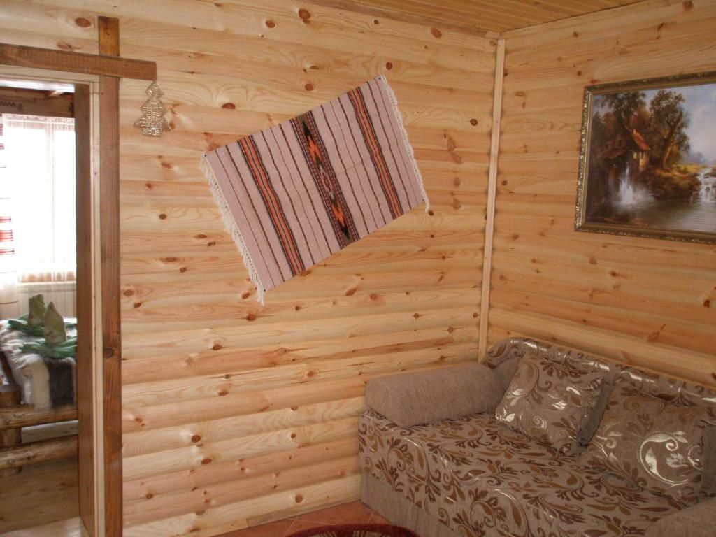 Отель Гуцульская хата Яремче