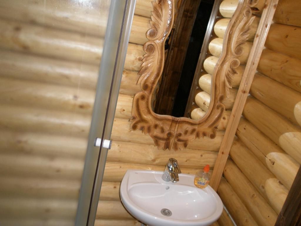 Отель Гуцульская хата Яремче