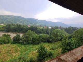 Отель Гуцульская хата Яремче-2