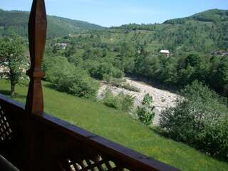 Отель Гуцульская хата Яремче Семейный люкс (для 4 взрослых)-13