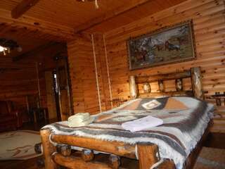 Отель Гуцульская хата Яремче Семейный люкс (для 4 взрослых)-15