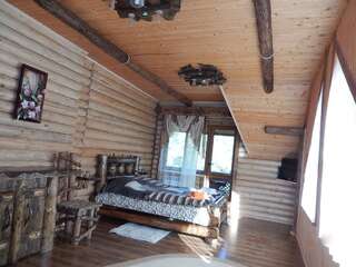 Отель Гуцульская хата Яремче Люкс-16