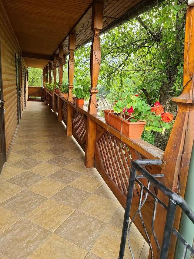 Отель Гуцульская хата Яремче-23